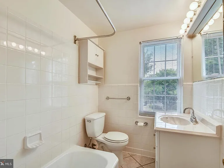 318 Ashby St #C — Photo 3