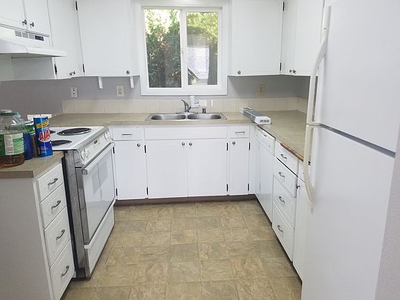 3rd image of 8914 NE 60th St