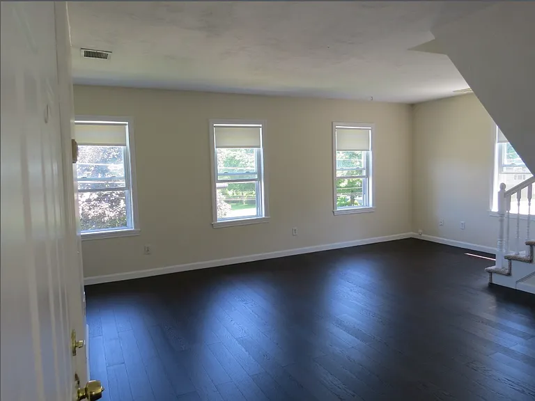 90 Oak St #2 — Photo 12