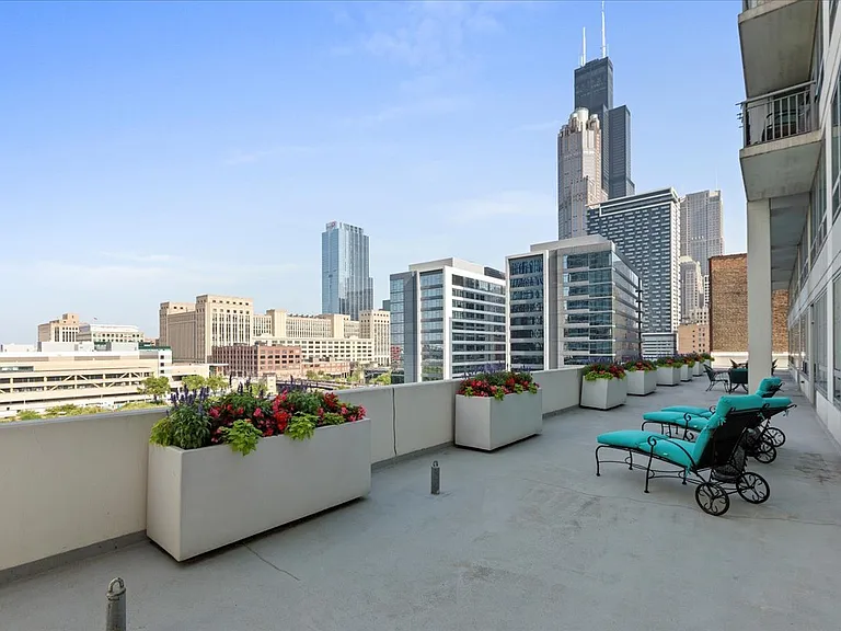 701 S Wells St #803 — Photo 17