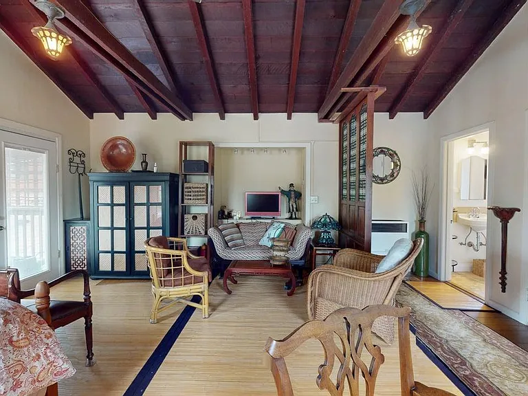 2433 McKinley Ave #A — Photo 2