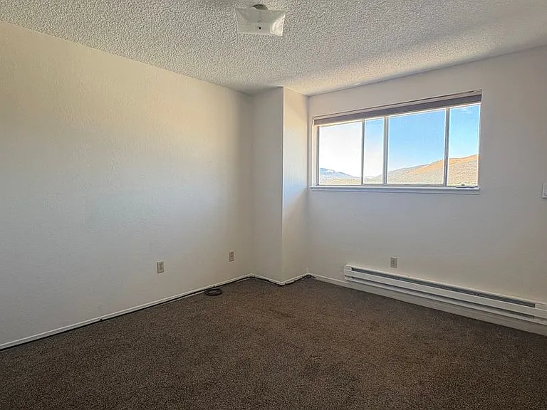 2702 W Modoc Ct — Photo 8