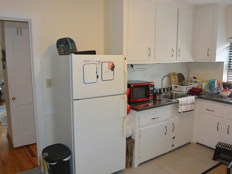 32 Brock St #3 — Photo 4
