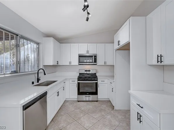 4221 Caliper Dr, Las Vegas, NV 89110