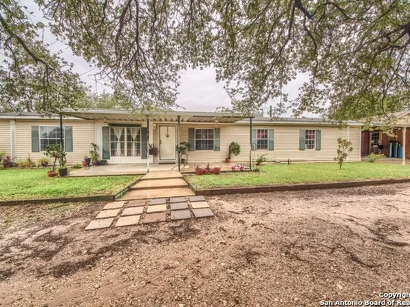 980 BLUE QUAIL, Lytle, TX 78052