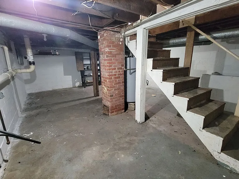 2109 Charles St — Photo 10