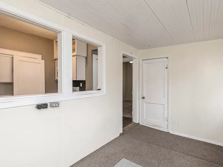 124 N Franklin Ave — Photo 10
