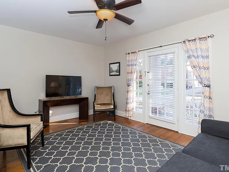 610 Willard Pl #1 — Photo 3