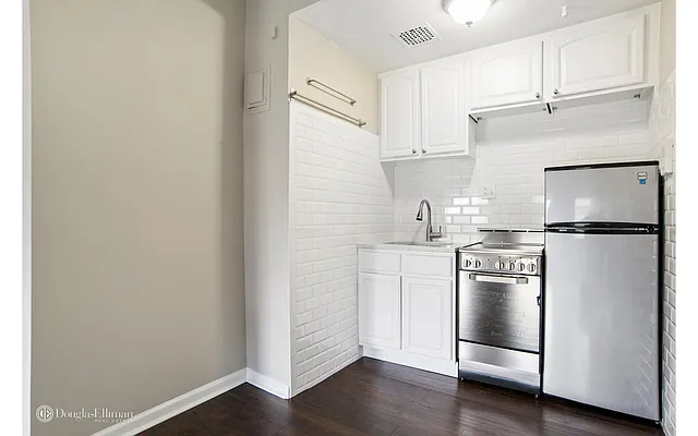 Rented by Douglas Elliman | media 6