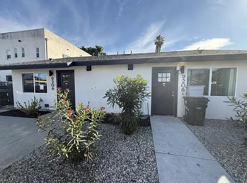 9206 S San Pedro St Photo 1