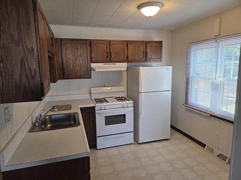 805 Powell Ave #2 — Photo 5