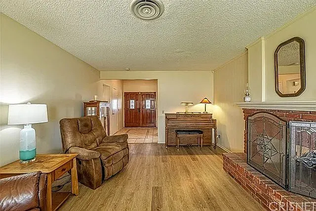 43922 Fenner Ave — Photo 5