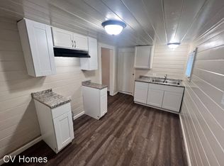 922 1/2 E St, Reedley, CA 93654