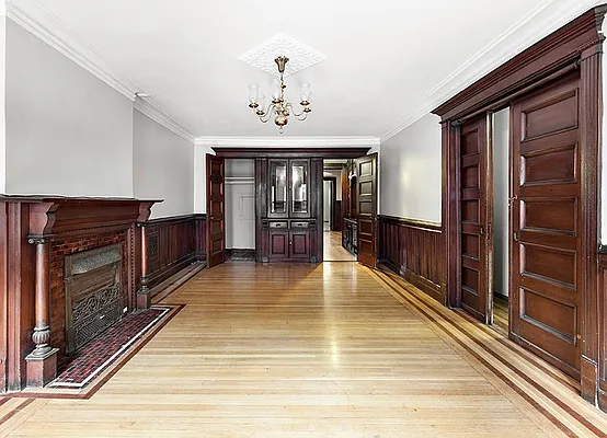 Rented by Warburg | media 18