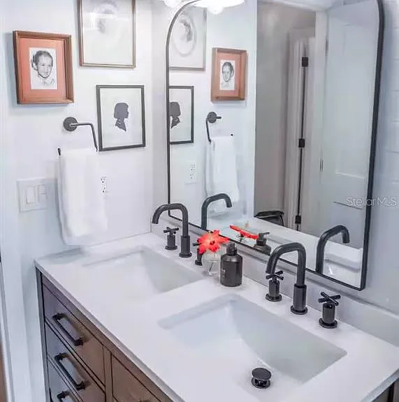 2433 Lydia Way — Photo 33