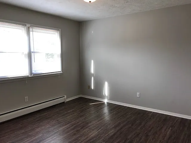 710 Arcadia Dr — Photo 3