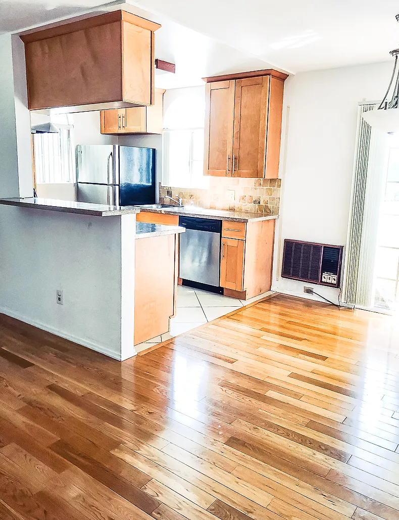 2 bed, 850 sqft, $3,225 — Photo 1