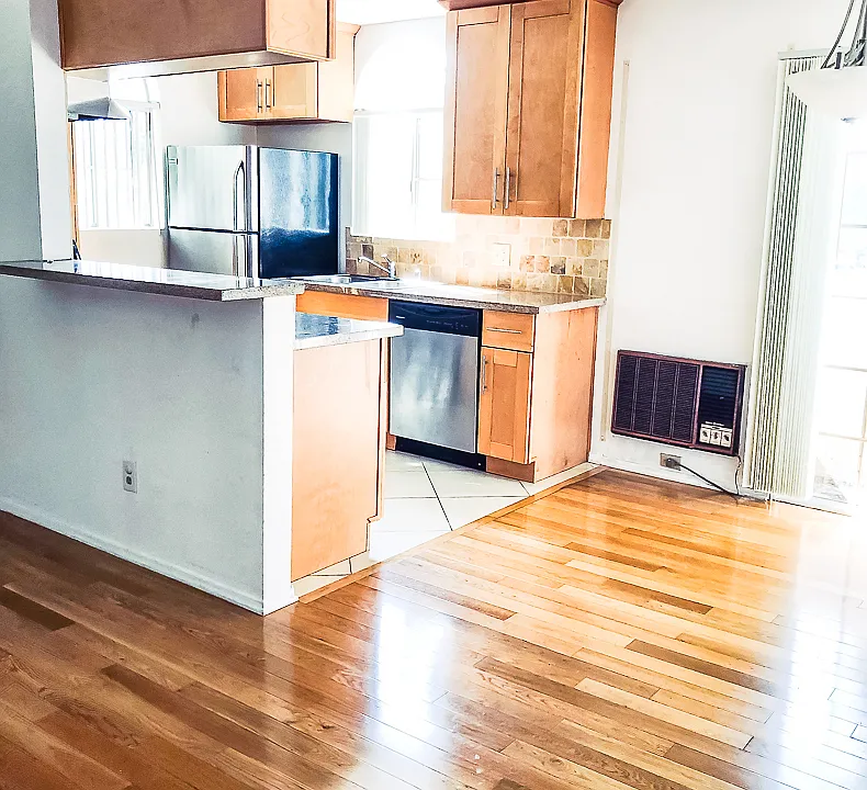 2400 Walnut Ave #1