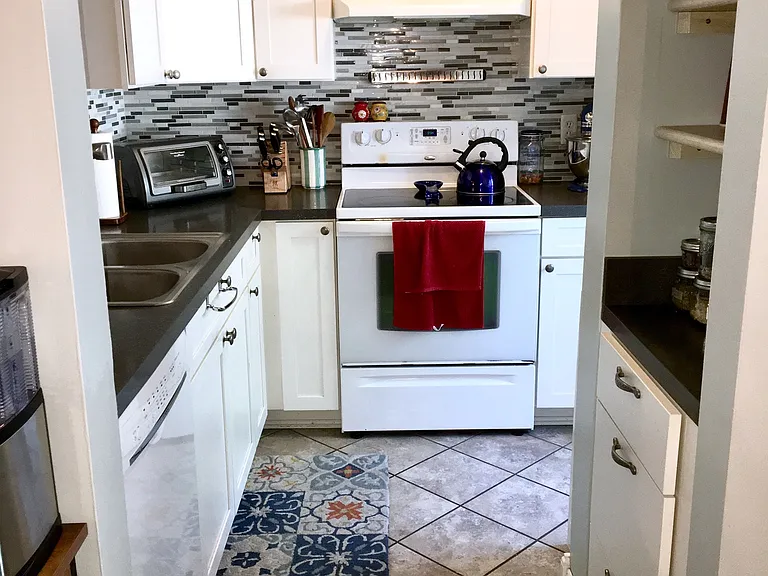 1472 Tenbury Dr #1 — Photo 6