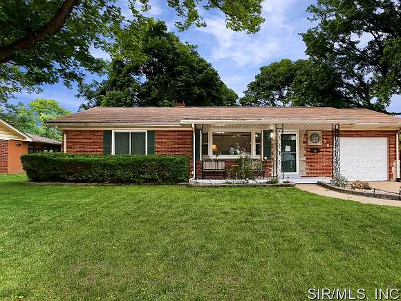 305 Blue Ridge Dr photo 1