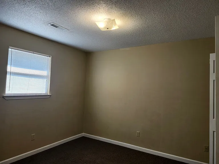 101 Lytle Rd — Photo 9