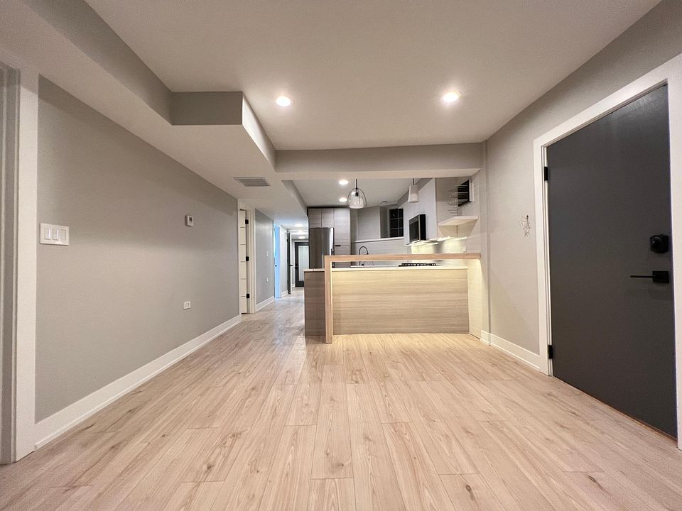 1st image of 1401 N Wicker Park Ave