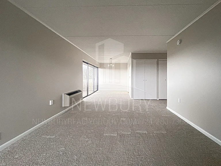 530 N Main Street - The Townhouse. — Photo 84