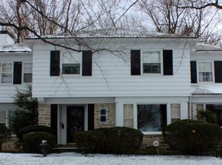 4110 Hadleigh Rd, University Heights, OH 44118