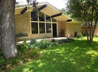 424 Arcadia St, Hurst, TX 76053