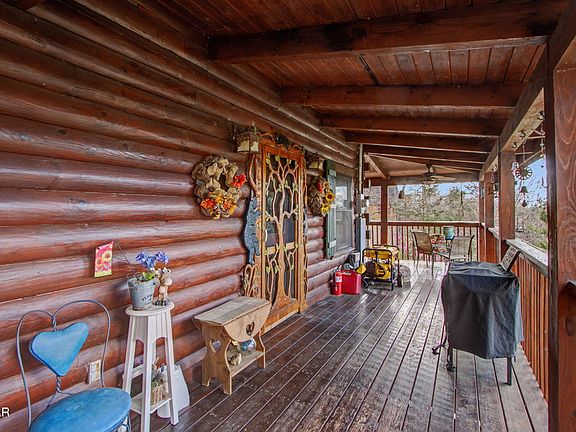 3rd image of 1023 Gordon Way