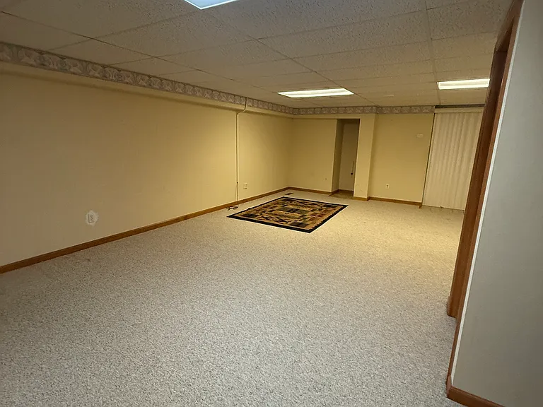 155 Liberty Dr — Photo 25