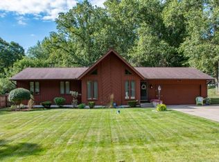 21000 Forest Glen Dr, South Bend, IN 46628