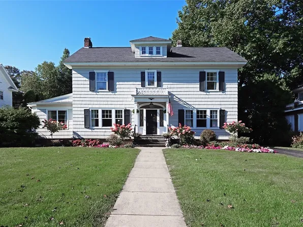 403 Sedgwick Dr, Syracuse, NY 13203