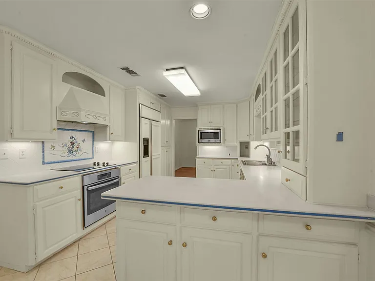 110 Hillcrest Dr — Photo 8