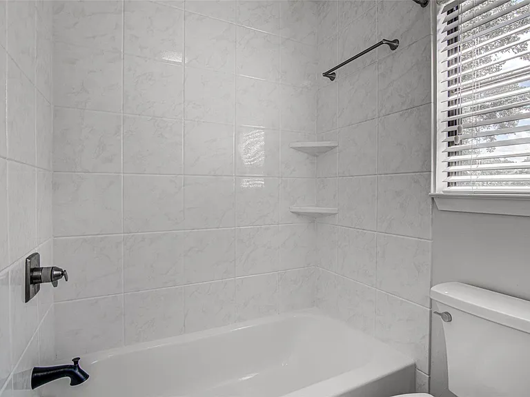 311 W Mary St — Photo 13