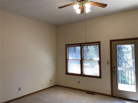3rd image of 131 Hillcrest Dr #131