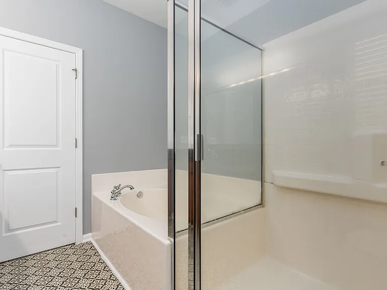 223 Chestnut Oak Ln — Photo 16