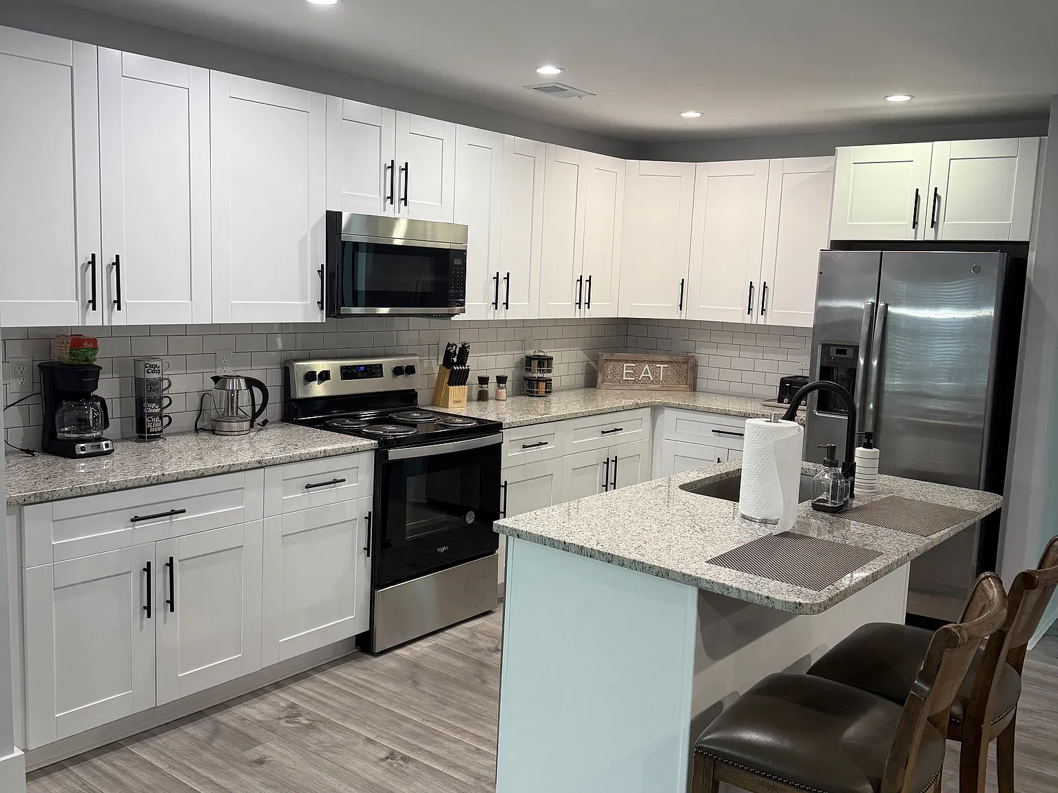 4 bed, 2405 sqft, $2,950 — Photo 4