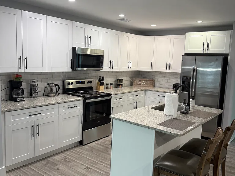 2393 Highpoint Rd — Photo 4