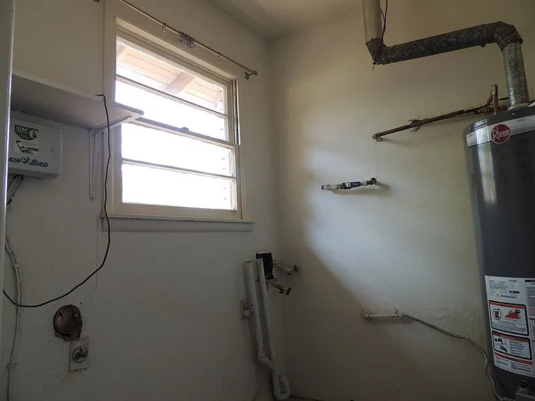 1305 Lawson Ave — Photo 25