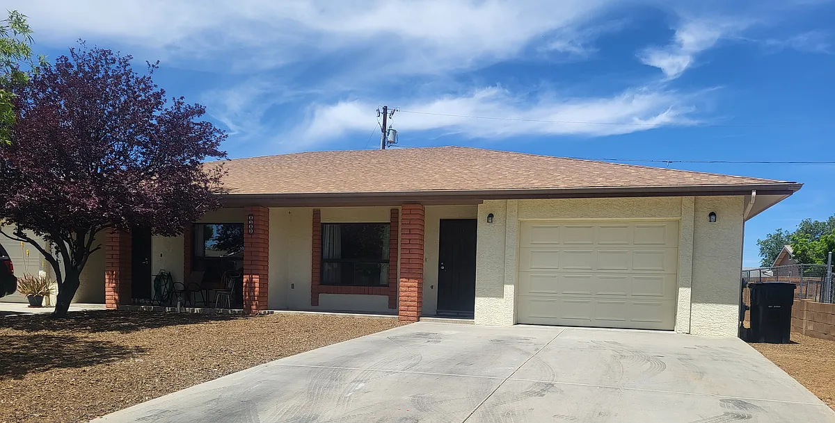 Building Photo - 8380 E Leigh Dr #B