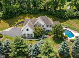 16 Winding Brook Dr, Sinking Spring, PA 19608