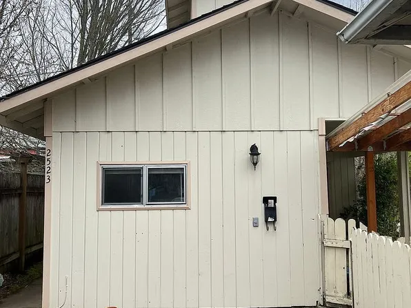 2523 Kincaid St, Eugene, OR 97405