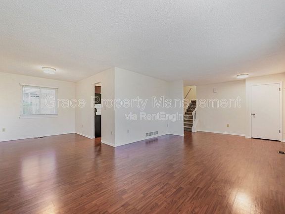 3rd image of 580 E Kettle Ave