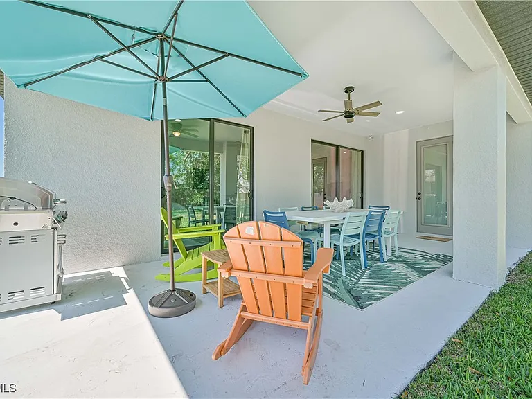 1137 SW 29th Ter — Photo 5
