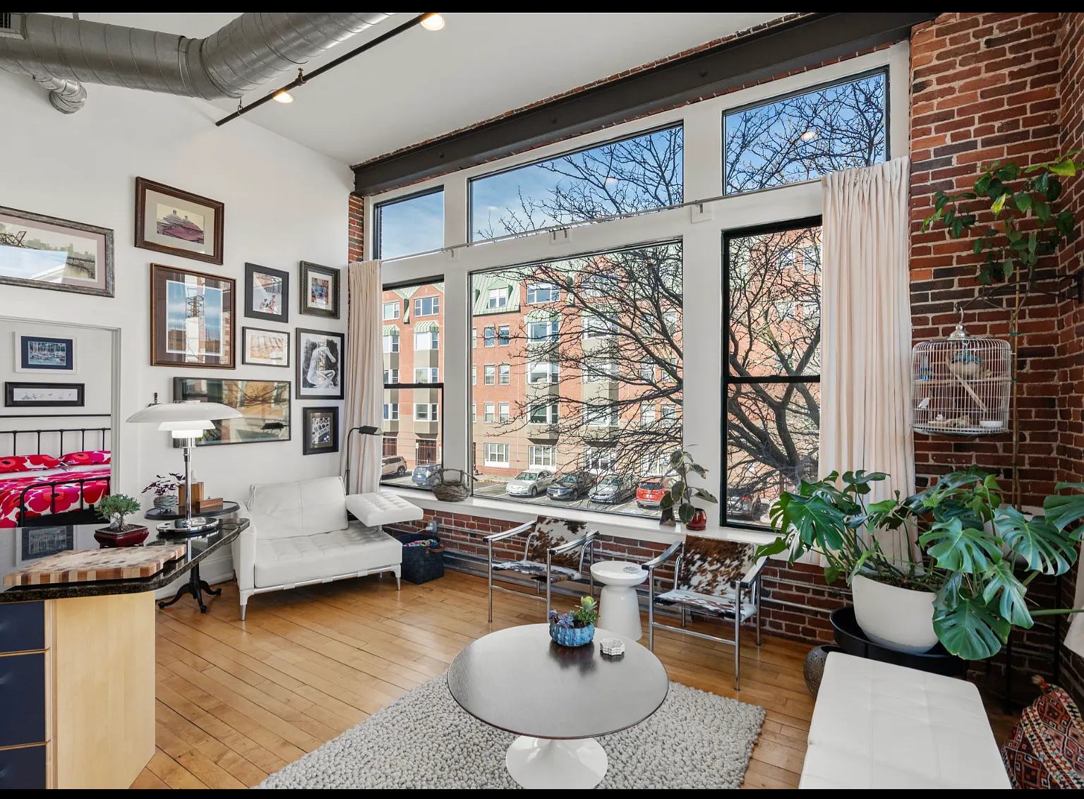 2 bed, 972 sqft, $4,000 — Photo 3
