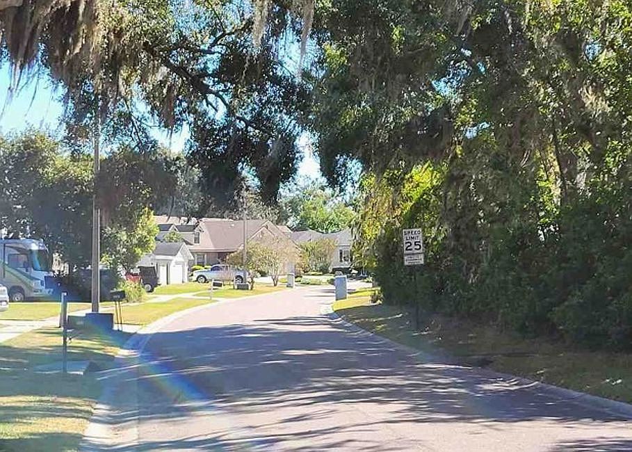 Exterior Neighborhood (street photo)