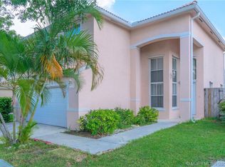 6357 Seagrape Cir, Pompano Beach, FL 33063