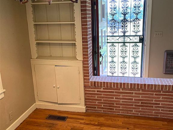 3rd image of 793 E Park St