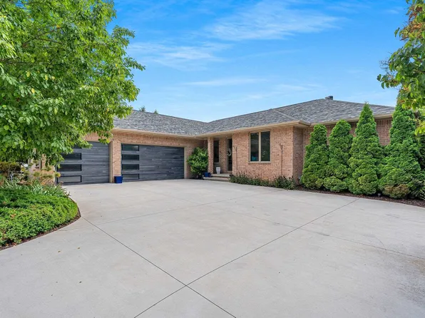 2821 Legend Ln, De Pere, WI 54115